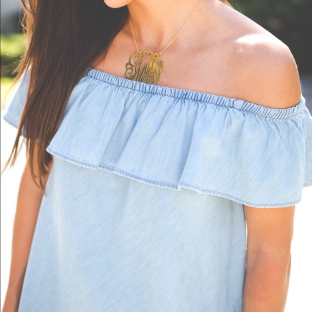 Skies Are Blue / Chambray Off-shoulder Top